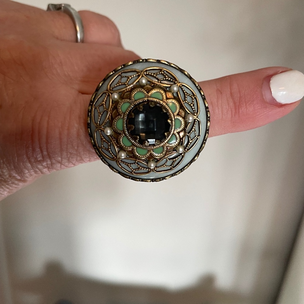 Sweet Romance Ammonite round - aqua opal ring